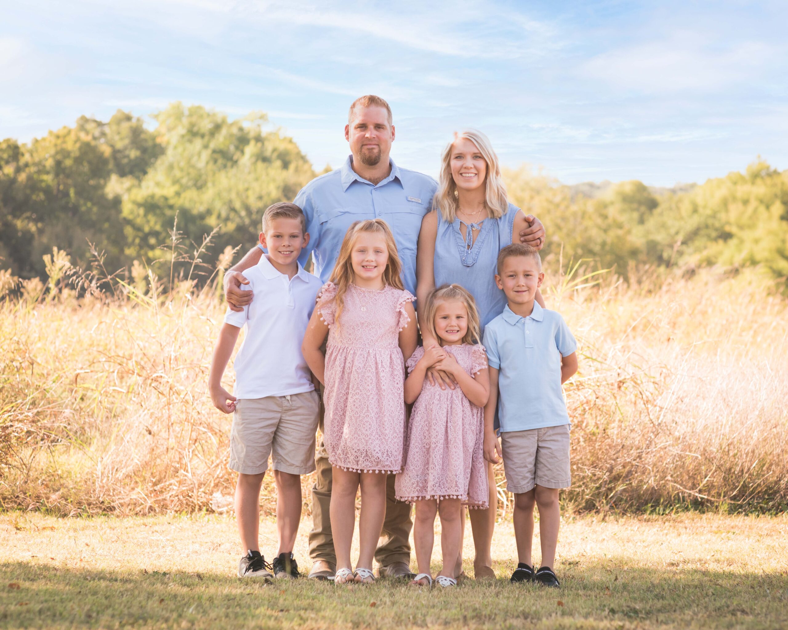 beautiful family in Erwin Park by family Photographer Allison Amores
