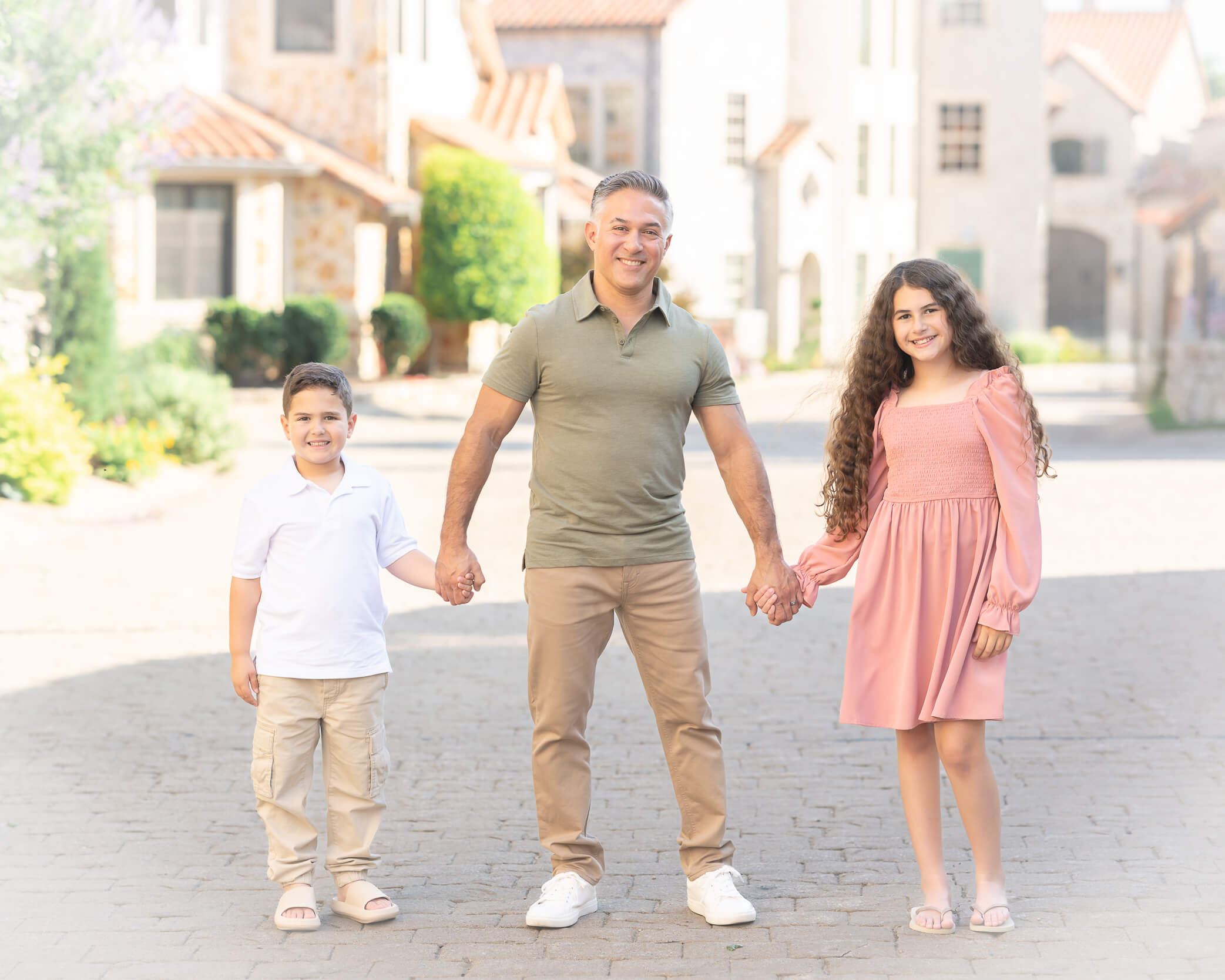 dad and 2 kids for family session in adriatica
